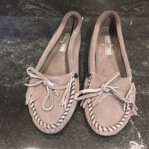 Minnetonka Moccasin with Fringe in Grey